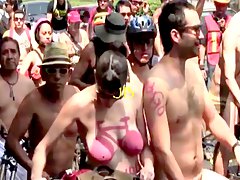 Desnudos en las calles de Mexico