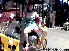 nuditate publice, țâțe, țâțe luxuriante, în aer liber