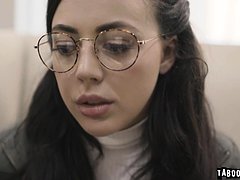 stijl van de hond, pijpen, kousen, brunette