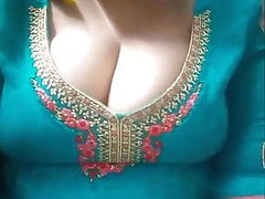 beauté indienne, poitrine luxuriante, webcam, énormes seins