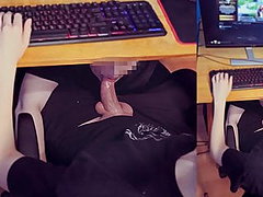 Sucking my boyfriend’s big cock while he’s playing Dota2 – cre