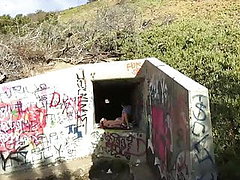 all'aperto, nudità pubblica