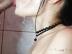 Close Up Summer Blowjob in the Shower