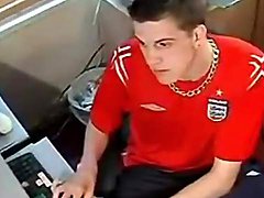 Thick cock Euro guy puts on a masturbation show