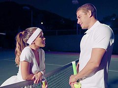 tennisbaan, heet meisje, geile, likken, kreunen van genot, pijpen