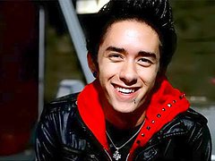 ไร้ยางอาย, ผมสีน้ำตาล, สัมภาษณ์, โชว์เดี่ยว