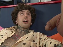 Tranny Gets Her Cock Sucked After Giving Blowjob The Tranny Bunch