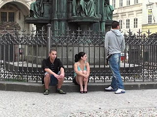 nuditate publice, sex în trei