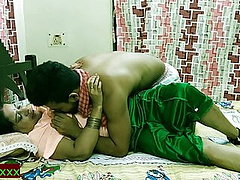 Hot sexy aunty ko teen Nokor ne accha se choda!! hindi audio