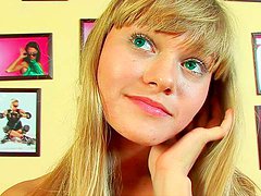 chupando, sexy, polla, rubia, tetitas pequeñas, coño afeitado