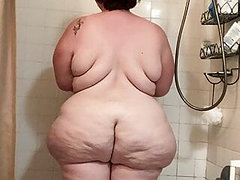 sprcha, veľká riť, babenky, kúpeľňa, amatérky, tučné ženy (bbw)