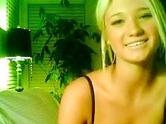 plantureuse, blonde, gros seins, masturbation, webcam