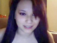 Stunning teen presents her amazing tits on webcam