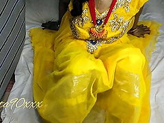 Indian hot bhabhi ki chudai yellow sute me Hindi sex video